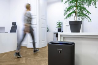 Sharp UA-KIN52E-H - Lifestyle-Foto im Büro